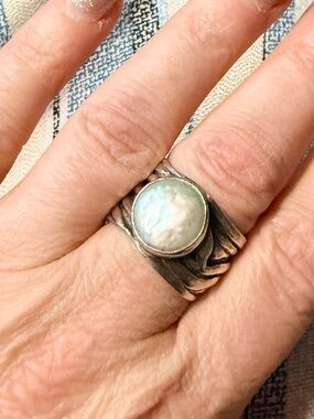 Silpada Retired Sterling Silver Mother-of-Pearl Statement Ring - White